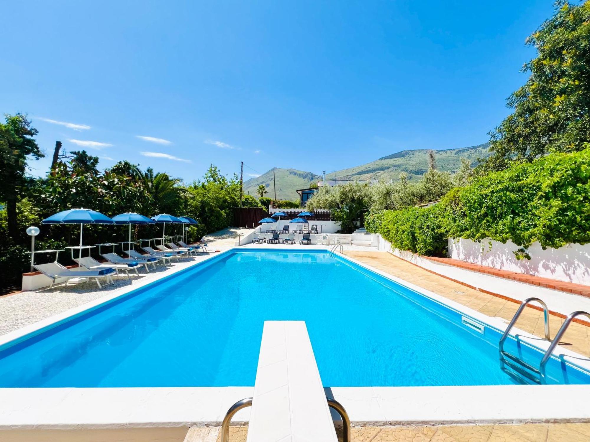 Villa Giada Carini Buitenkant foto